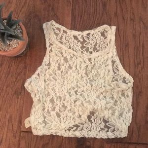CHARLOTTE RUSSE LACE CROP TOP